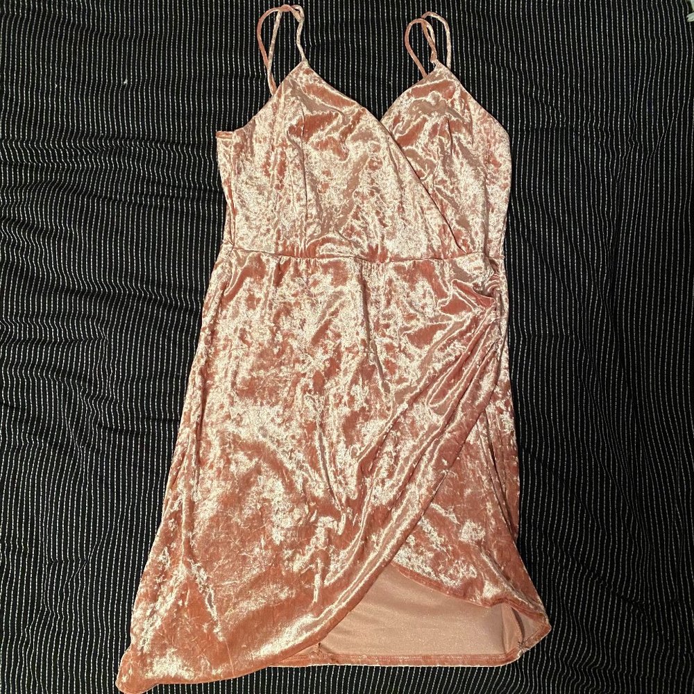PINK CRUSHED VELVET SPAGHETTI STRAP SEXY DRESS
